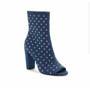 Jessica Simpson Elara